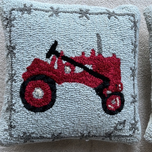 4 corners -2 pillows - Picture 2 of 5